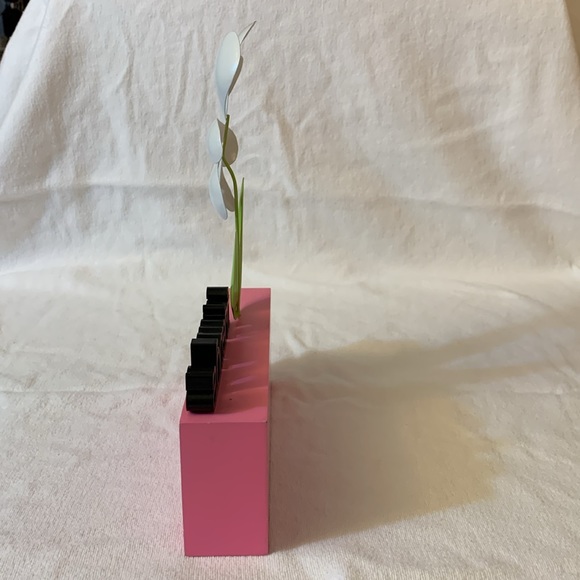 Maggie Lindley - my soul’s window “friends” sign with white daisy - Picture 4 of 9